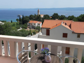 Liliana Bol Apartment with Wonderful Sea View Near the Beaches